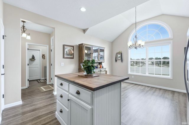 7901 Bridle Crossing, Fort Wayne, IN 46825