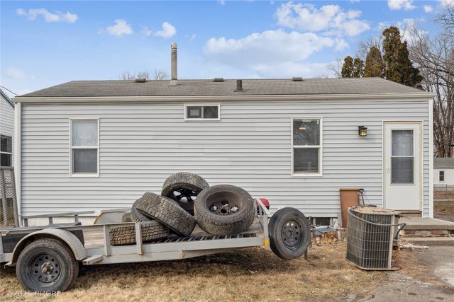 1321 E 25th Street, Des Moines, IA 50317