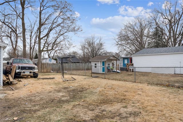 1321 E 25th Street, Des Moines, IA 50317