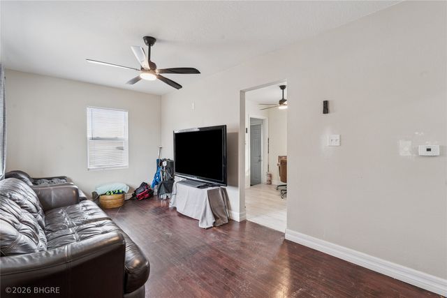 1321 E 25th Street, Des Moines, IA 50317