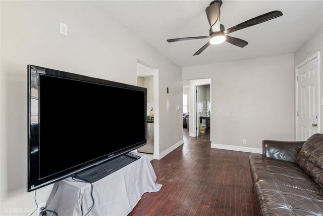 1321 E 25th Street, Des Moines, IA 50317