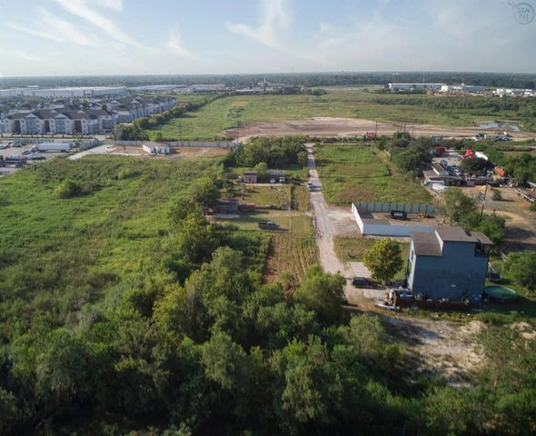 00 Mary Kay Lane, Houston, TX 77048