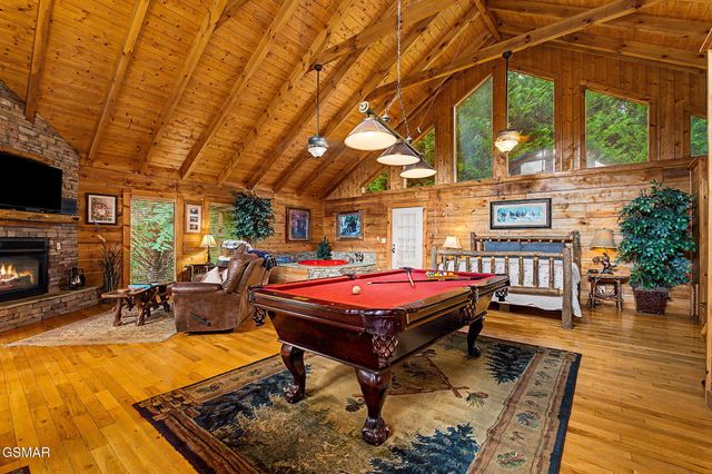 3022 Hatcher Mountain Road, Sevierville, TN 37862