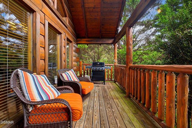 3022 Hatcher Mountain Road, Sevierville, TN 37862