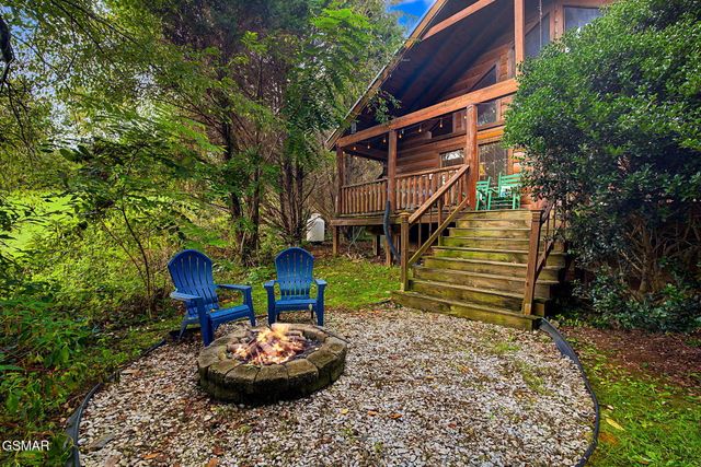 3022 Hatcher Mountain Road, Sevierville, TN 37862