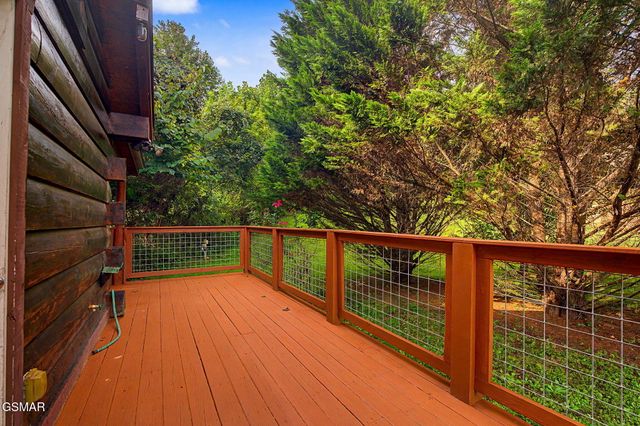 3022 Hatcher Mountain Road, Sevierville, TN 37862
