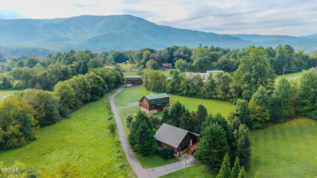 3022 Hatcher Mountain Road, Sevierville, TN 37862