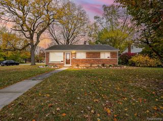 28405 Stuart Avenue, Southfield, MI 48076