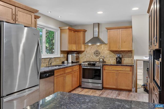 2305 OLD COACH LN, Henrico, VA 23238