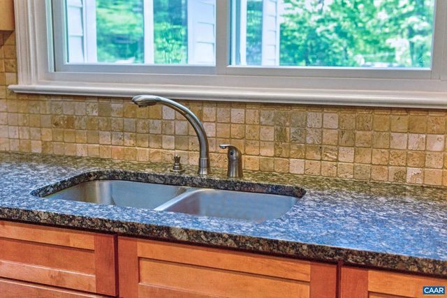 2305 OLD COACH LN, Henrico, VA 23238