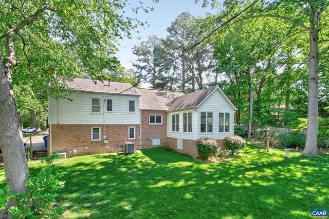 2305 OLD COACH LN, Henrico, VA 23238
