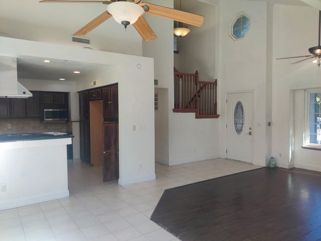 2259 Stuart Avenue, Clovis, CA 93611