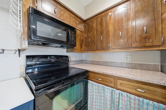 106 W Lewis Avenue, Vinita, OK 74301