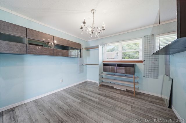 106 W Lewis Avenue, Vinita, OK 74301