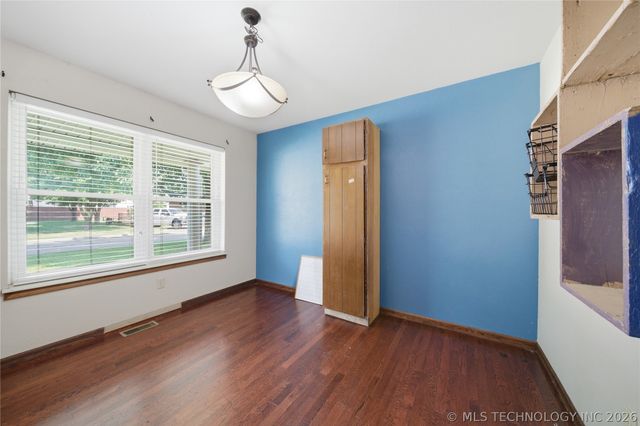 106 W Lewis Avenue, Vinita, OK 74301