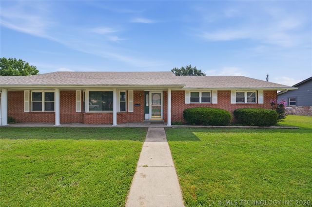106 W Lewis Avenue, Vinita, OK 74301