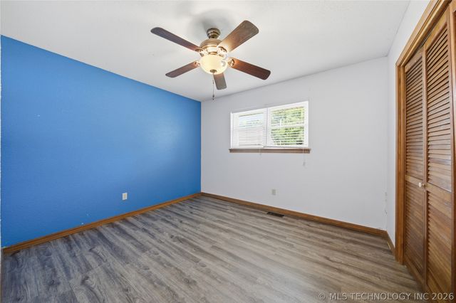 106 W Lewis Avenue, Vinita, OK 74301