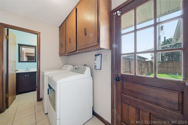 106 W Lewis Avenue, Vinita, OK 74301