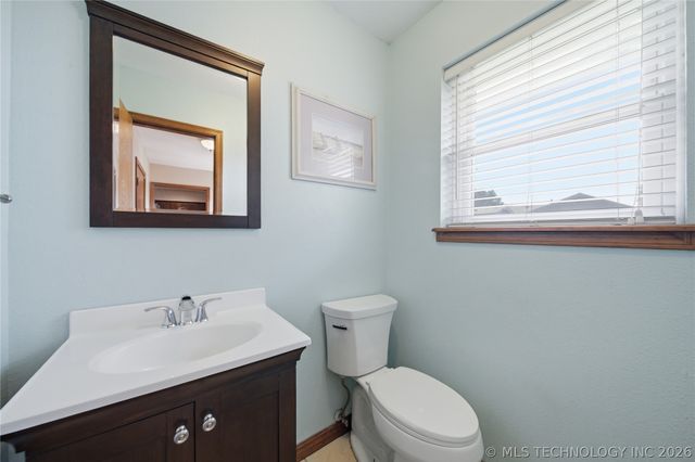 106 W Lewis Avenue, Vinita, OK 74301