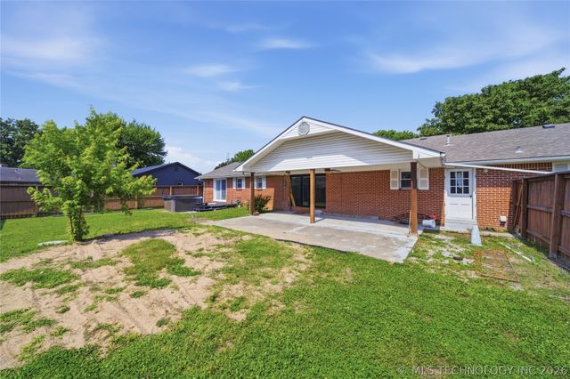 106 W Lewis Avenue, Vinita, OK 74301
