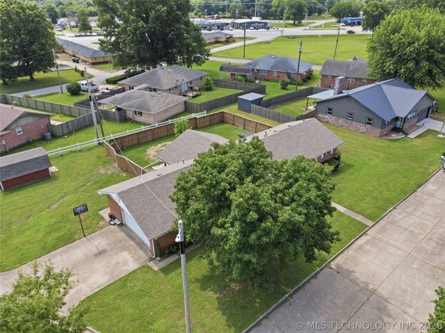 106 W Lewis Avenue, Vinita, OK 74301