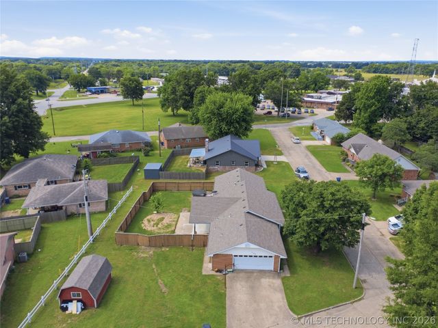 106 W Lewis Avenue, Vinita, OK 74301