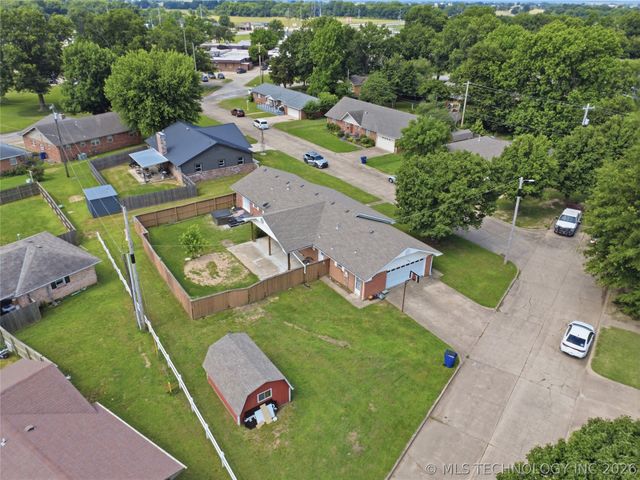 106 W Lewis Avenue, Vinita, OK 74301
