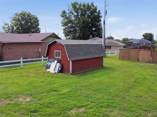 106 W Lewis Avenue, Vinita, OK 74301