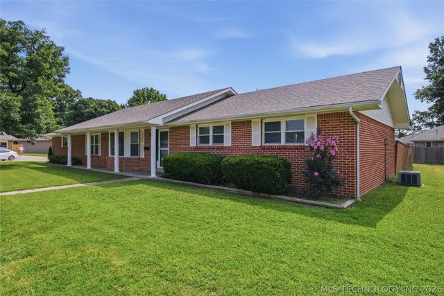 106 W Lewis Avenue, Vinita, OK 74301