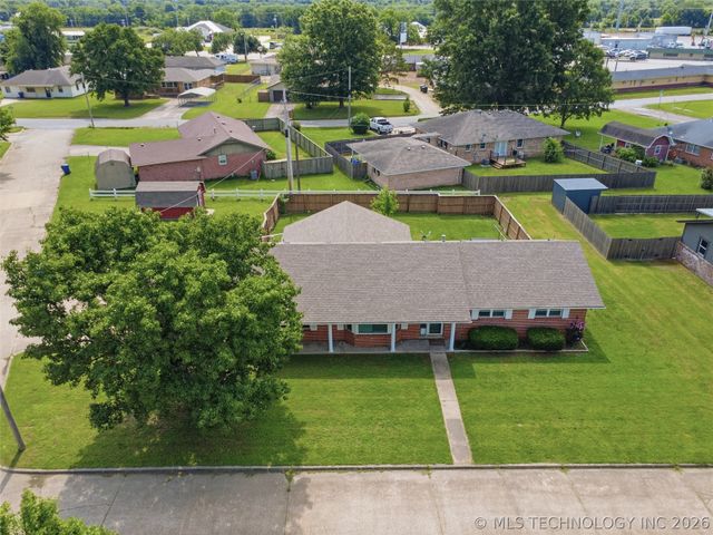 106 W Lewis Avenue, Vinita, OK 74301