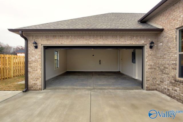 26457 Old Town Drive, Athens, AL 35613