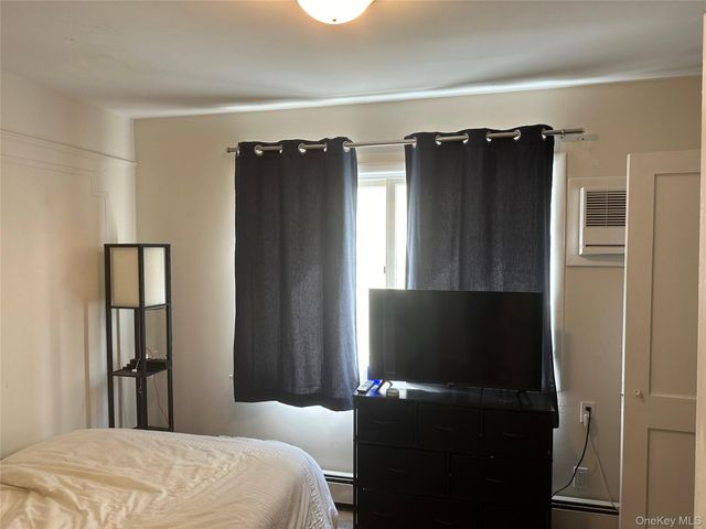 31 Illinois Avenue Lower, Long Beach, NY 11561