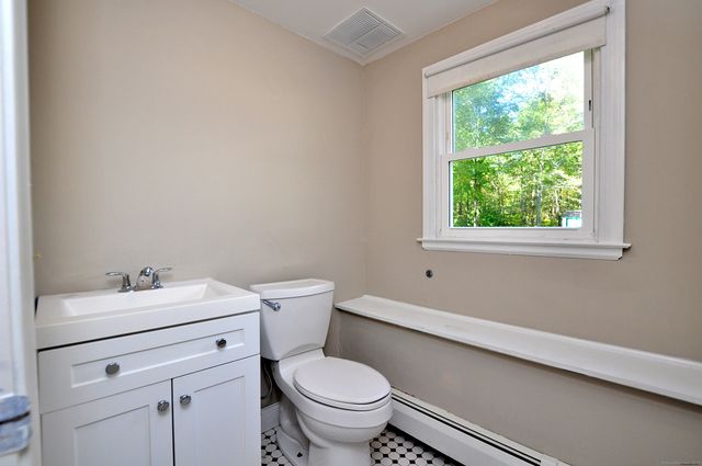 88 Lincoln Way, Windsor, CT 06095