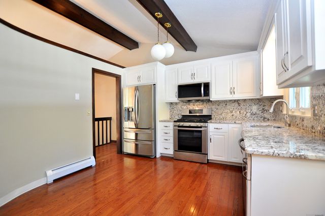 88 Lincoln Way, Windsor, CT 06095