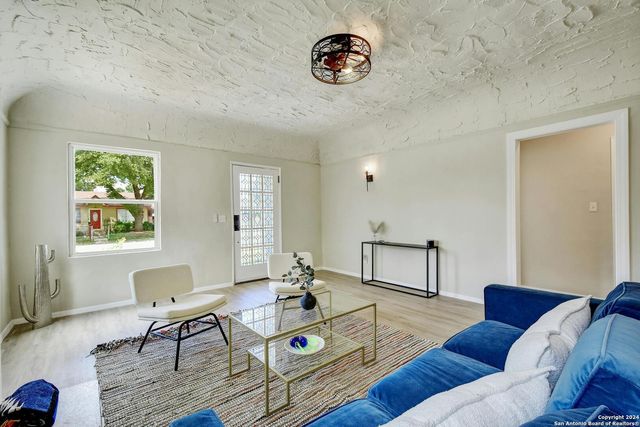 1510 STEVES AVE, San Antonio, TX 78210