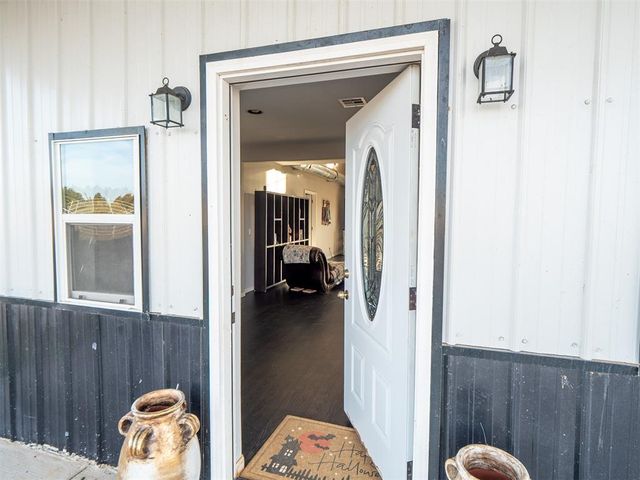 17900 E Wilshire Boulevard, Jones, OK 73049