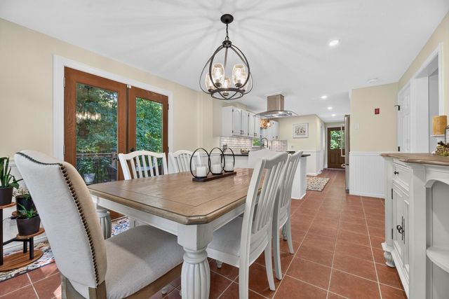 34 Serengeti Dr, North Attleboro, MA 02760