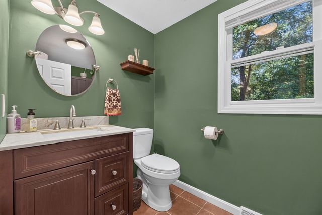 34 Serengeti Dr, North Attleboro, MA 02760