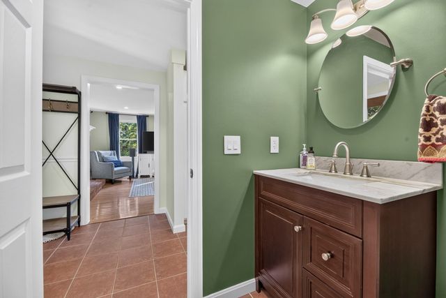 34 Serengeti Dr, North Attleboro, MA 02760