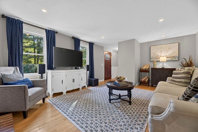 34 Serengeti Dr, North Attleboro, MA 02760