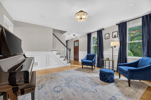 34 Serengeti Dr, North Attleboro, MA 02760