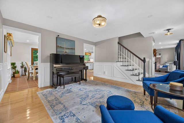 34 Serengeti Dr, North Attleboro, MA 02760