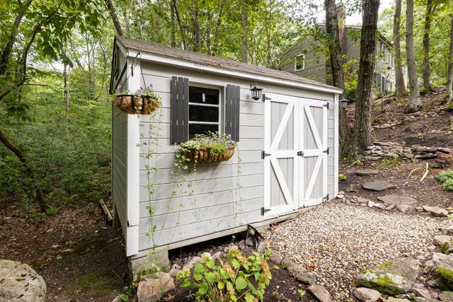 34 Serengeti Dr, North Attleboro, MA 02760