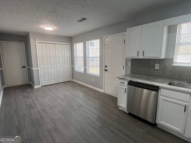 9221 Green Side Path, Riverdale, GA 30274