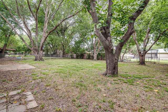 648 Sue Ann Lane, Burleson, TX 76028