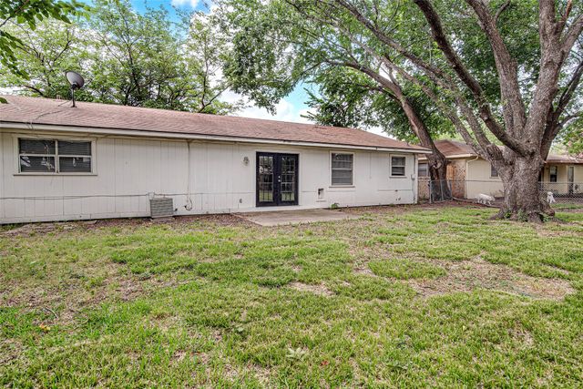 648 Sue Ann Lane, Burleson, TX 76028