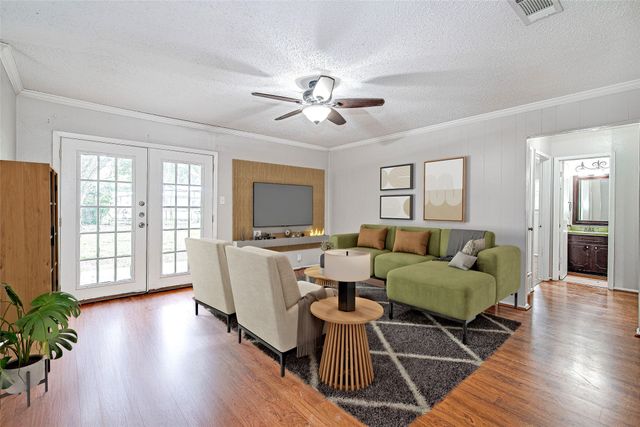 648 Sue Ann Lane, Burleson, TX 76028