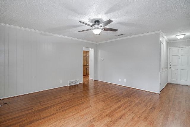 648 Sue Ann Lane, Burleson, TX 76028
