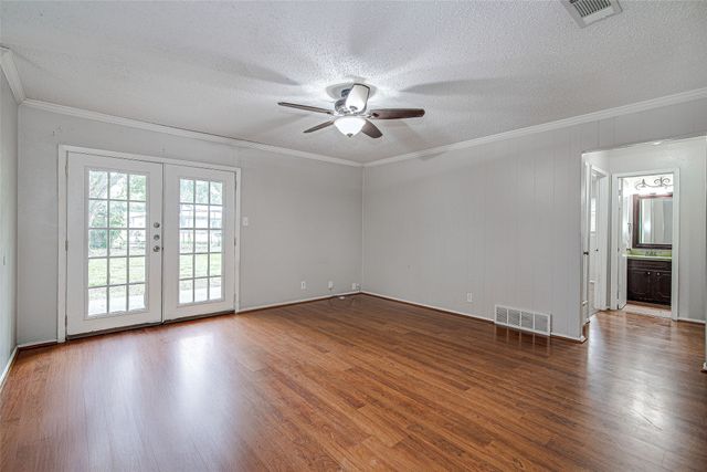 648 Sue Ann Lane, Burleson, TX 76028