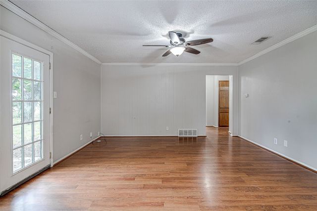 648 Sue Ann Lane, Burleson, TX 76028